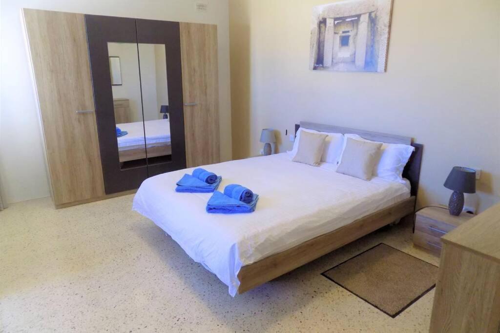 Sunshine Holiday Apartment 5 With Spectacular Seaviews St. Paul's Bay Exterior photo