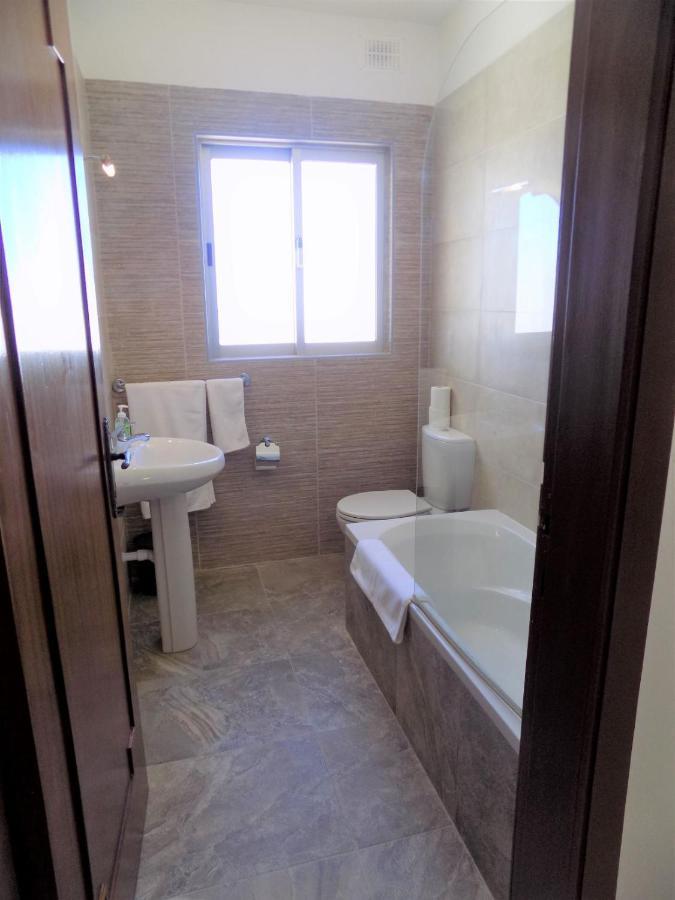 Sunshine Holiday Apartment 5 With Spectacular Seaviews St. Paul's Bay Exterior photo
